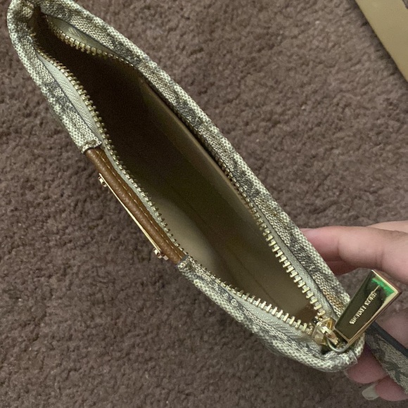Micheal Kors belt bag Small/ medium - Picture 15 of 17